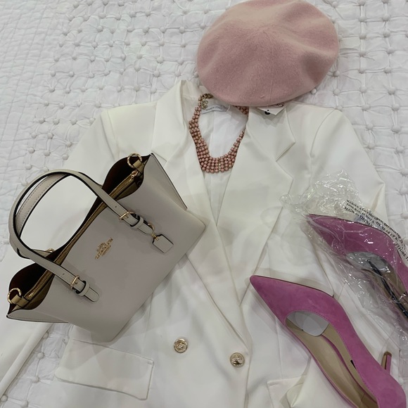 Brand new Coach handbag new in all the plastic - Picture 2 of 16